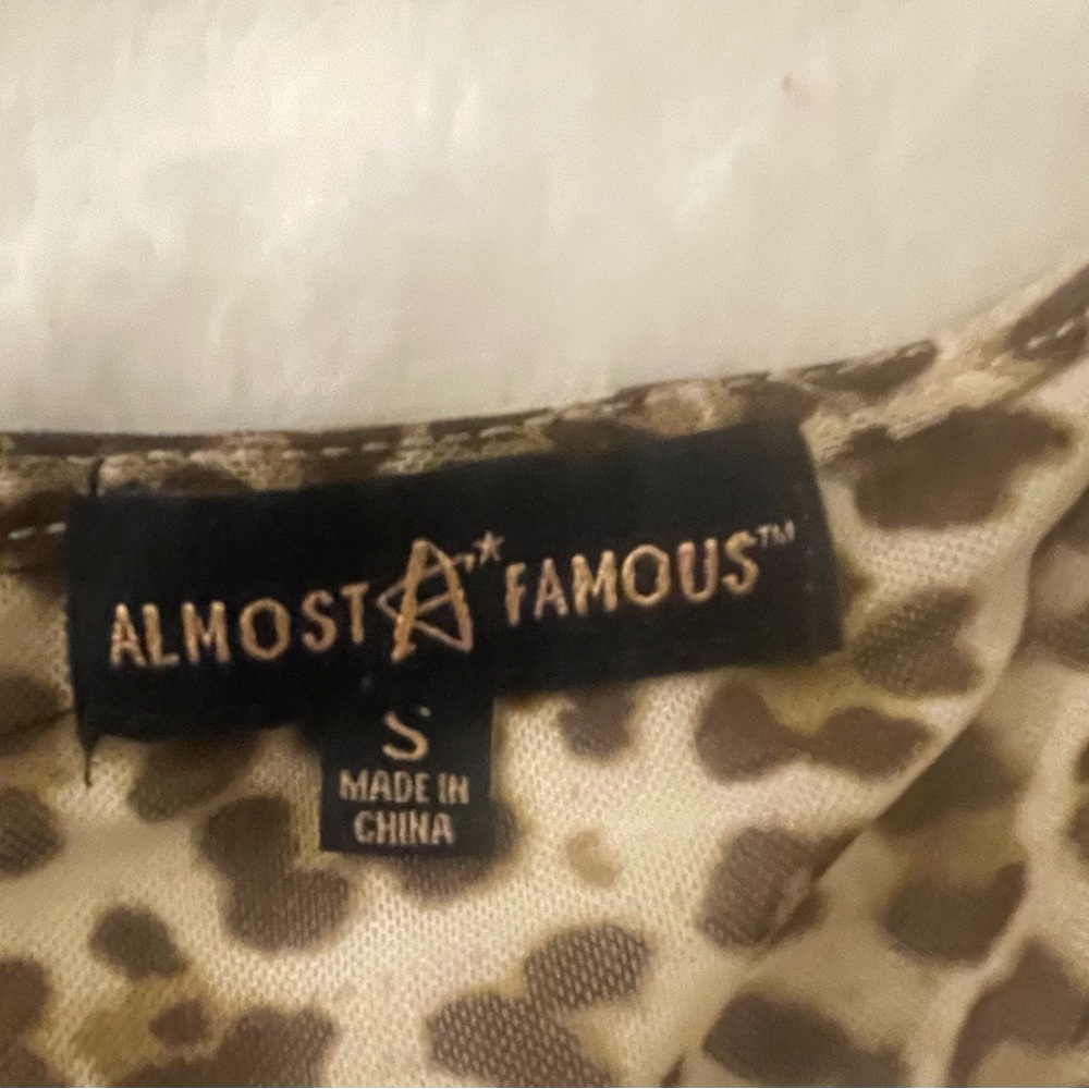 🤎💖Almost Famous Animal Print Blouse - Picture 2 of 13